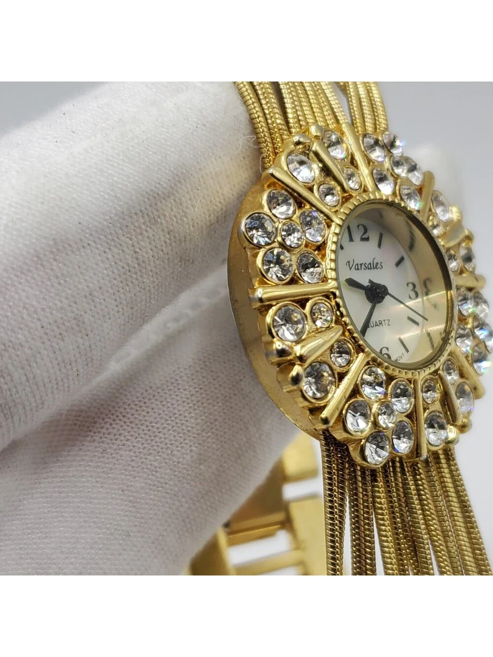 Varsale Rhinestone Gold Tone Flower Womens Watch 30mm New Battery